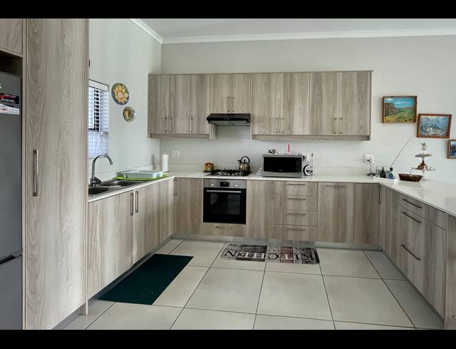 3 BEDROOM FREESTANDING FOR SALE IN LAGUNA